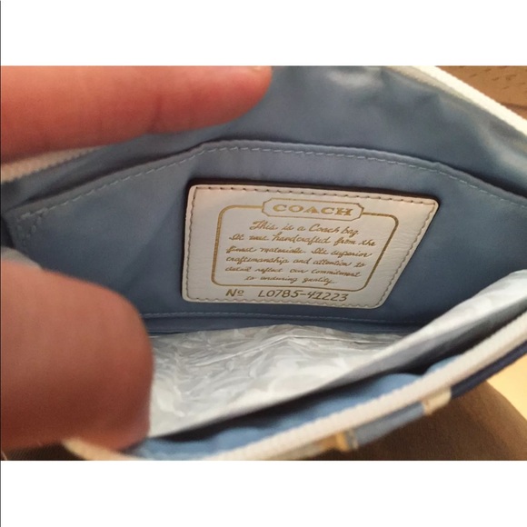 COACH RARE $98 AUTHENTIC BLUE MULTI WRISTLET NWT